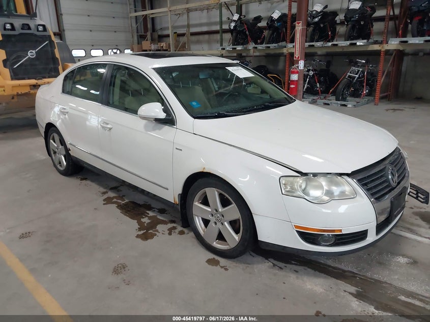 2007 Volkswagen Passat VIN WVWAK73C07P137261 IAAI salvage auction — LEFT FRONT, Clear (Michigan), sold $525 on 2026-07-20 (photo 1)