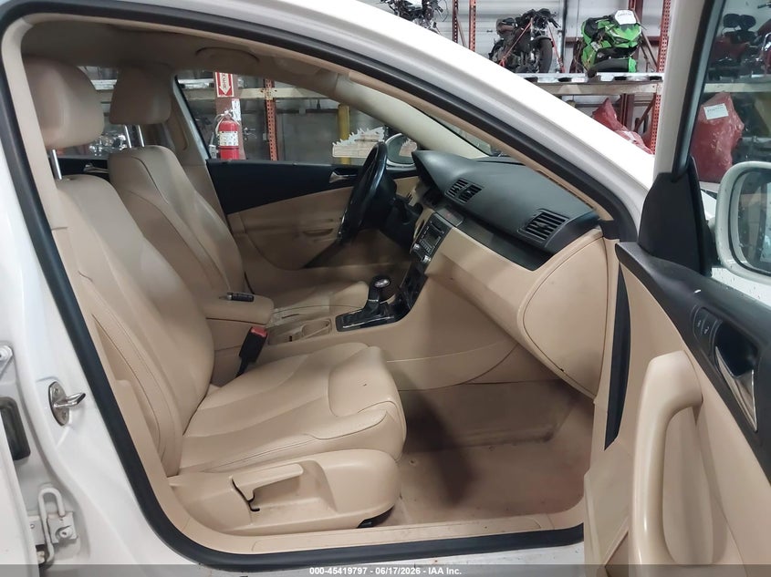 2007 Volkswagen Passat VIN WVWAK73C07P137261 IAAI salvage auction — LEFT FRONT, Clear (Michigan), sold $525 on 2026-07-20 (photo 5)