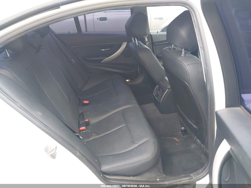 2015 BMW 3er VIN WBA3B1G52FNT07905 IAAI salvage auction — LEFT SIDE, Salvage (California), sold $1,500 on 2026-07-29 (photo 8)