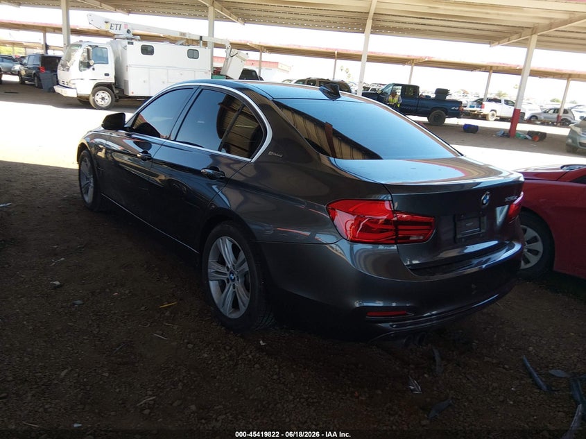 2018 BMW 3er VIN WBA8E1C59JA762785 IAAI salvage auction — RIGHT FRONT, Salvage (Arizona), sold $3,250 on 2026-07-21 (photo 3)