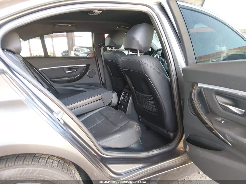 2018 BMW 3er VIN WBA8E1C59JA762785 IAAI salvage auction — RIGHT FRONT, Salvage (Arizona), sold $3,250 on 2026-07-21 (photo 8)