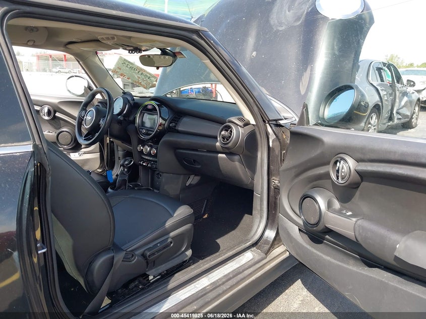2019 Mini Hard top VIN WMWXP5C5XK2H30942 IAAI salvage auction — FRONT END, Rebuildable (Florida), sold $800 on 2026-07-30 (photo 5)