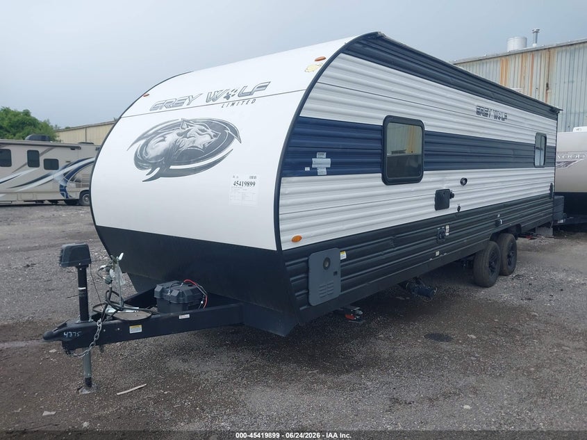 2023 Forest river Cherokee VIN 5ZT2CKLB8PF004375 IAAI salvage auction — HAIL, Salvage (Illinois), sold $4,800 on 2026-07-28 (photo 2)