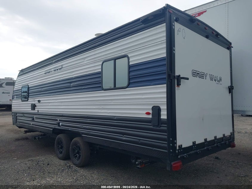 2023 Forest river Cherokee VIN 5ZT2CKLB8PF004375 IAAI salvage auction — HAIL, Salvage (Illinois), sold $4,800 on 2026-07-28 (photo 3)