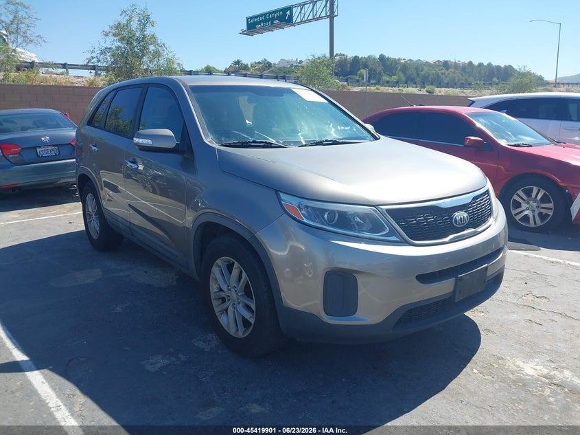 2015 Kia Sorento VIN 5XYKT3A6XFG592188 IAAI salvage auction — THEFT, Salvage (California), sold $675 on 2026-07-09 (photo 1)