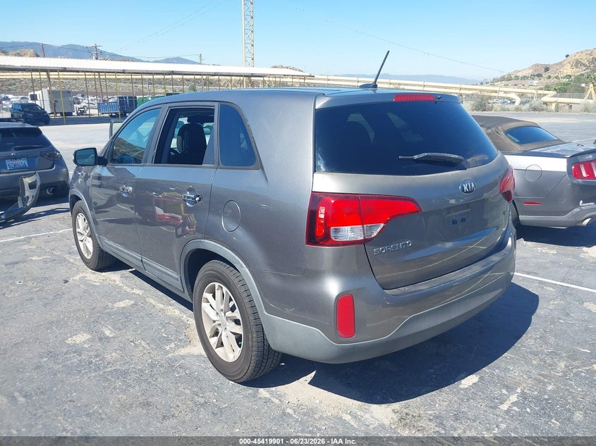 2015 Kia Sorento VIN 5XYKT3A6XFG592188 IAAI salvage auction — THEFT, Salvage (California), sold $675 on 2026-07-09 (photo 3)
