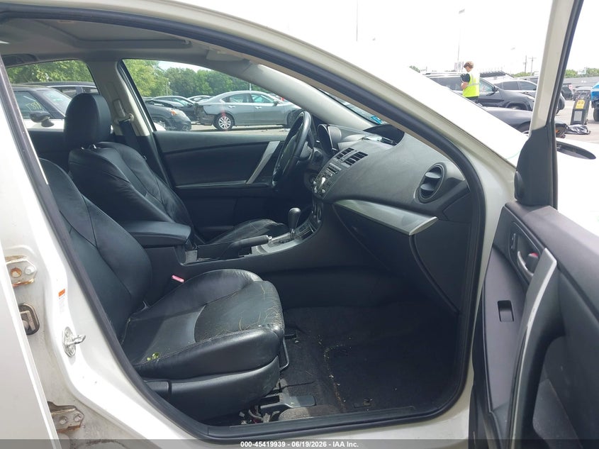 2011 Mazda 3 VIN JM1BL1W64B1401789 IAAI salvage auction — RIGHT SIDE, Salvage (New Jersey), sold $175 on 2026-07-27 (photo 5)