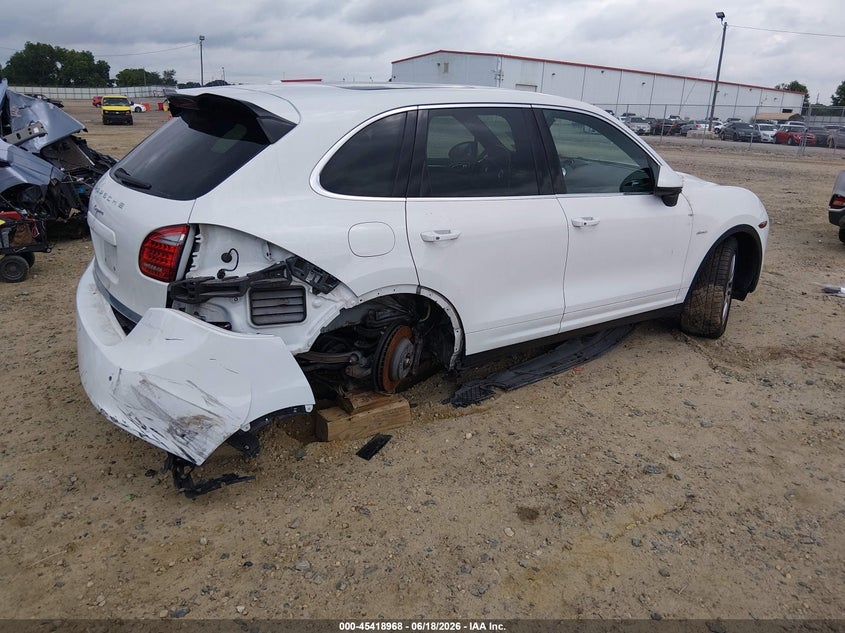 2014 Porsche Cayenne VIN WP1AF2A20ELA82153 IAAI salvage auction — REAR END, Salvage (Georgia), sold $5,100 on 2026-07-11 (photo 4)