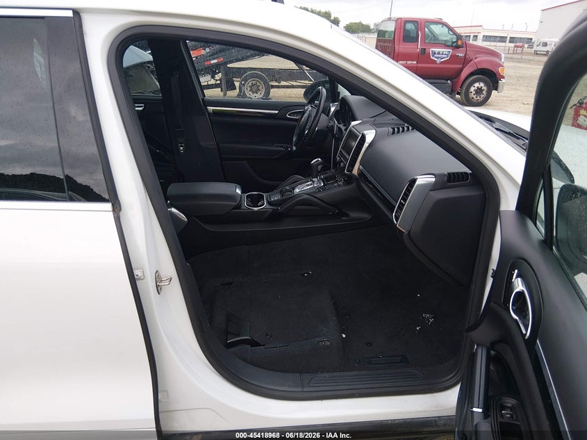 2014 Porsche Cayenne VIN WP1AF2A20ELA82153 IAAI salvage auction — REAR END, Salvage (Georgia), sold $5,100 on 2026-07-11 (photo 5)