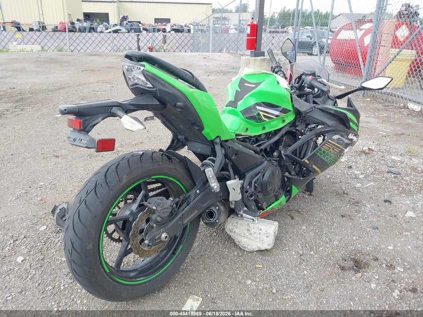 2020 Kawasaki Ninja VIN ML5EXEN17LDA06078 IAAI salvage auction — ALL OVER, Clear (Michigan), sold $150 on 2026-07-21 (photo 4)