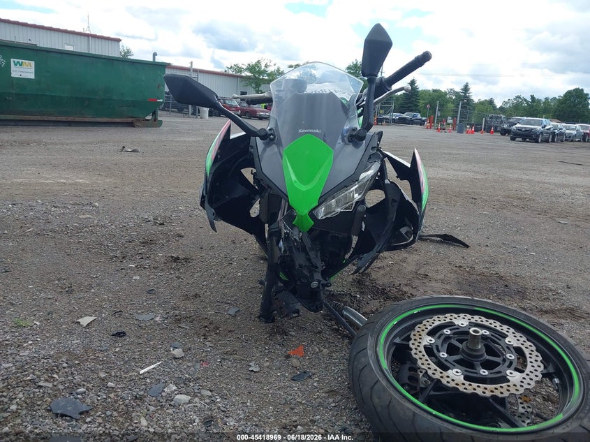 2020 Kawasaki Ninja VIN ML5EXEN17LDA06078 IAAI salvage auction — ALL OVER, Clear (Michigan), sold $150 on 2026-07-21 (photo 5)