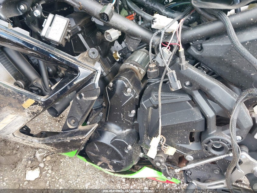 2020 Kawasaki Ninja VIN ML5EXEN17LDA06078 IAAI salvage auction — ALL OVER, Clear (Michigan), sold $150 on 2026-07-21 (photo 9)