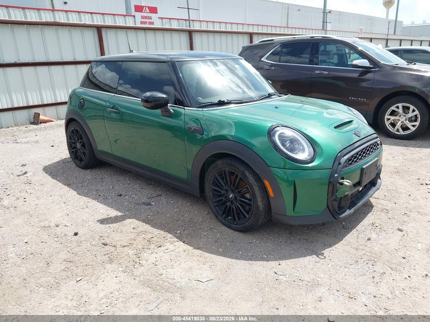 2024 Mini Hard top VIN WMW53DH04R2U67431 IAAI salvage auction — WATER/FLOOD, Salvage Title, sold $9,300 on 2026-08-13 (photo 1)