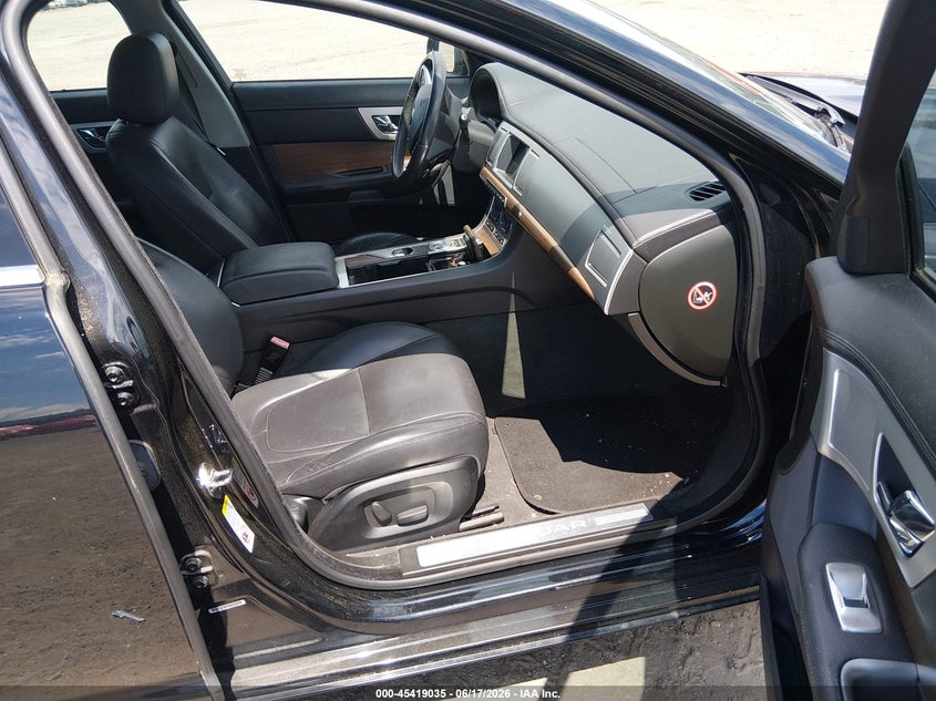 2014 Jaguar Xf VIN SAJWA0ES2EPU20781 IAAI salvage auction — NORMAL WEAR, Salvage (Texas), sold $1,275 on 2026-07-24 (photo 5)