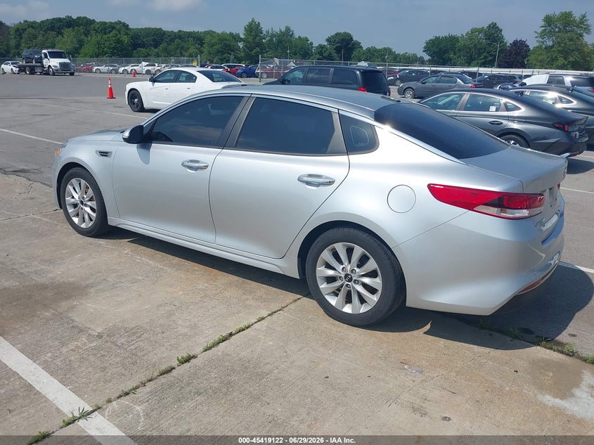 2016 Kia Optima VIN 5XXGT4L34GG072010 IAAI salvage auction — NORMAL WEAR, Sf97 (Washington), sold $7,800 on 2026-08-12 (photo 3)