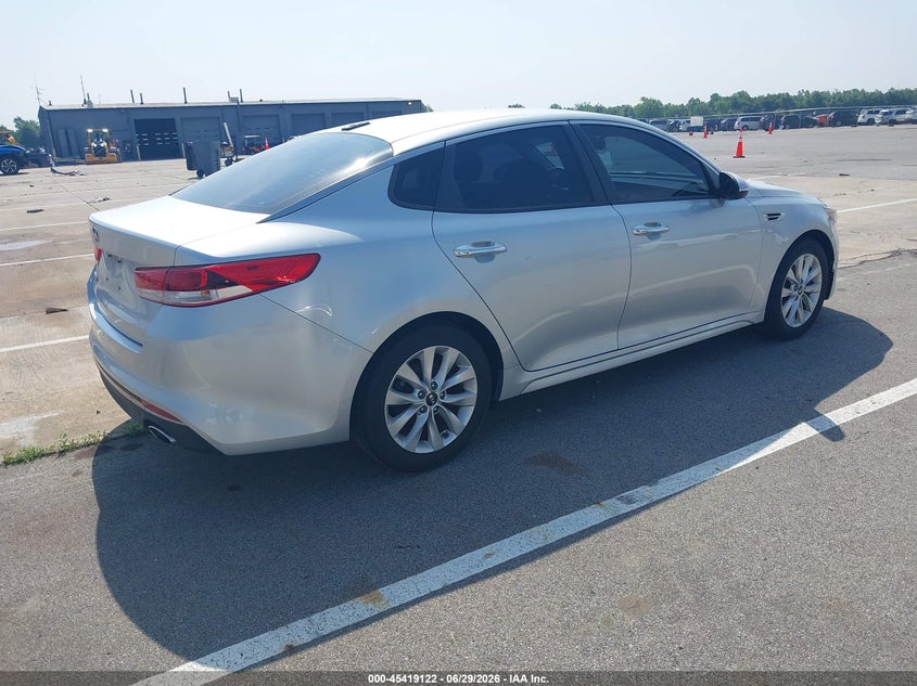 2016 Kia Optima VIN 5XXGT4L34GG072010 IAAI salvage auction — NORMAL WEAR, Sf97 (Washington), sold $7,800 on 2026-08-12 (photo 4)