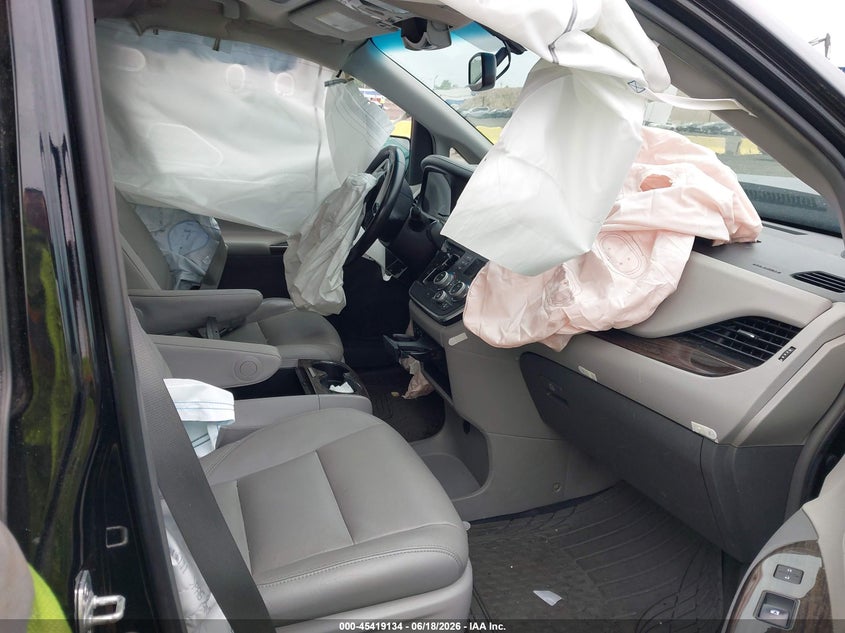 2017 Toyota Sienna VIN 5TDYZ3DC4HS839480 IAAI salvage auction — NORMAL WEAR, Clear (New York), sold $3,500 on 2026-07-21 (photo 5)