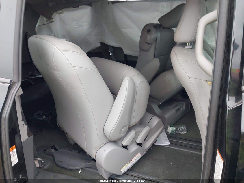 2017 Toyota Sienna VIN 5TDYZ3DC4HS839480 IAAI salvage auction — NORMAL WEAR, Clear (New York), sold $3,500 on 2026-07-21 (photo 8)