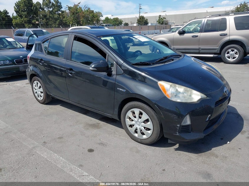 2013 Toyota Prius c VIN JTDKDTB34D1050390 IAAI salvage auction — NORMAL WEAR, Clear - Dealer Only (California), sold $1,125 on 2026-07-13 (photo 1)