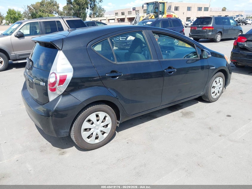2013 Toyota Prius c VIN JTDKDTB34D1050390 IAAI salvage auction — NORMAL WEAR, Clear - Dealer Only (California), sold $1,125 on 2026-07-13 (photo 4)