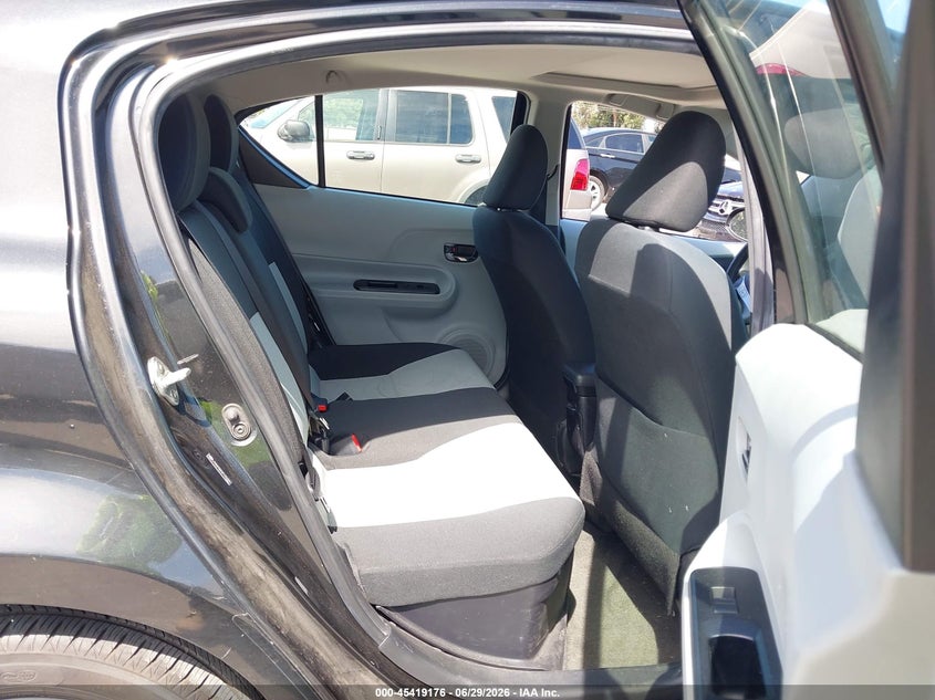 2013 Toyota Prius c VIN JTDKDTB34D1050390 IAAI salvage auction — NORMAL WEAR, Clear - Dealer Only (California), sold $1,125 on 2026-07-13 (photo 8)