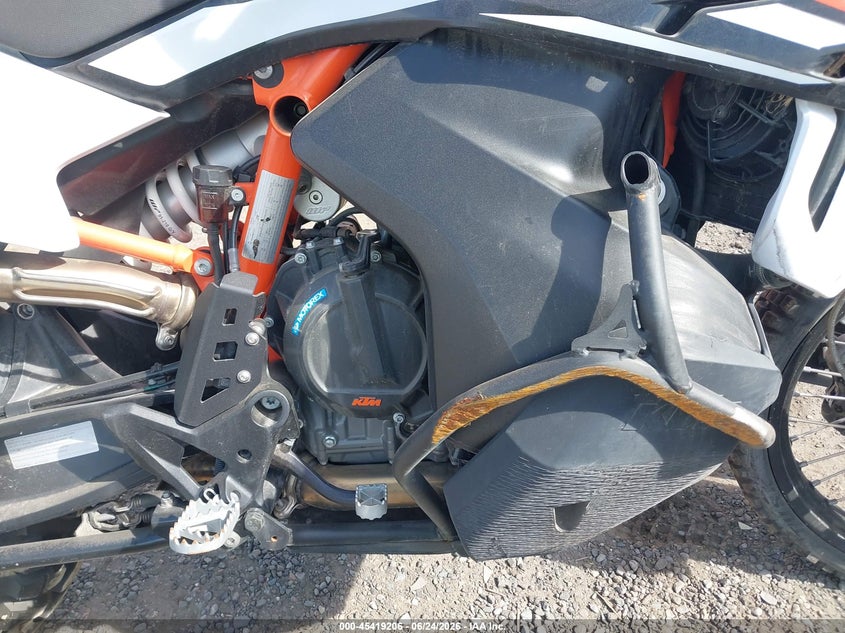 2021 Ktm 890 adventure VIN VBKTR6409MM810191 IAAI salvage auction — FRONT END, Bill Of Sale (Washington), sold $2,150 on 2026-07-15 (photo 8)