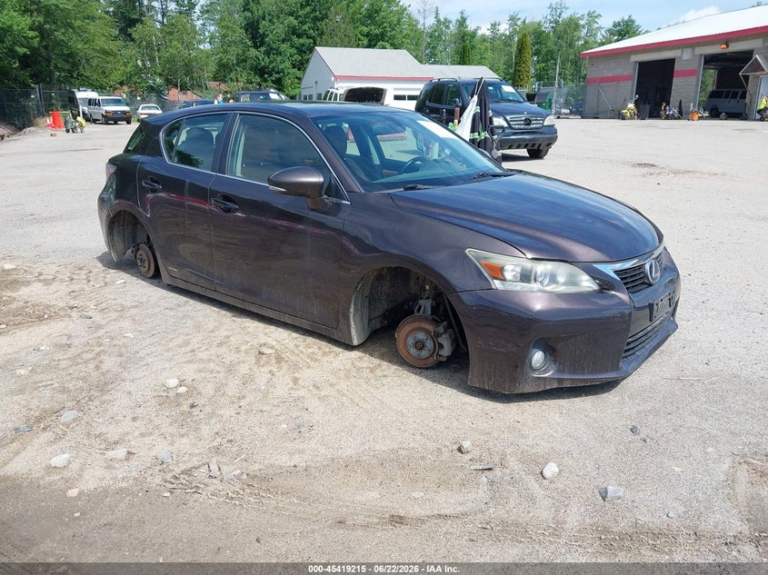 2011 Lexus Ct 200h VIN JTHKD5BHXB2015768 IAAI salvage auction — NORMAL WEAR, Original (Maine), sold $1,300 on 2026-07-06 (photo 1)