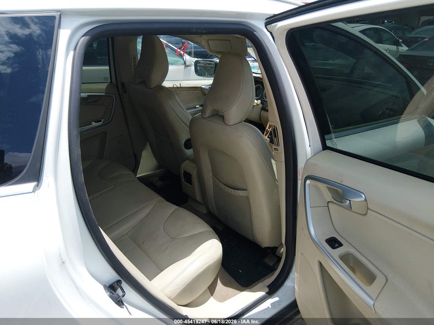 2010 Volvo Xc60 VIN YV4992DZ2A2035403 IAAI salvage auction — NORMAL WEAR, Original (Texas), sold $450 on 2026-07-06 (photo 8)