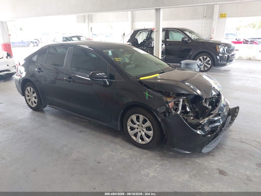 2021 Toyota Corolla VIN 5YFEPMAE8MP157385 IAAI salvage auction — FRONT END, Rebuildable (Florida), sold $2,650 on 2026-07-29 (photo 1)