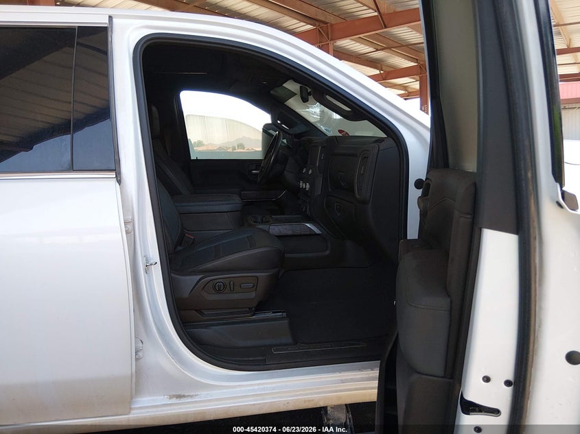 2022 Gmc VIN 1GT49WEYXNF107876 IAAI salvage auction — Burn Interior, Salvage Title, sold $27,850 on 2026-08-18 (photo 5)