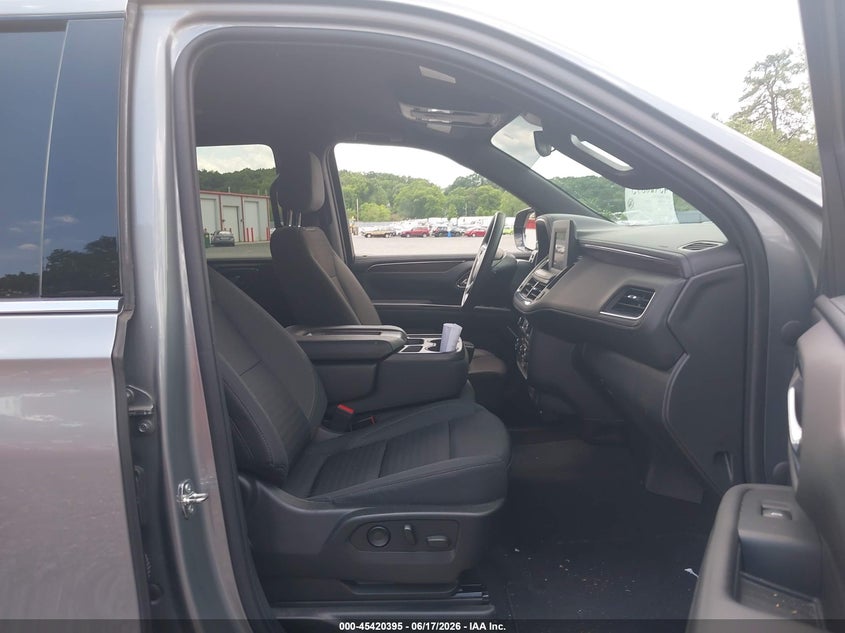 2023 Chevrolet Tahoe VIN 1GNSKLED7PR150233 IAAI salvage auction — NORMAL WEAR, Sf97 (New Jersey), sold $25,450 on 2026-07-31 (photo 5)