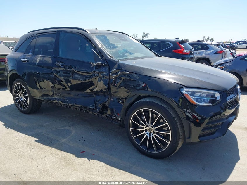 2022 Mercedes-benz VIN W1N0G8DB6NV386285 IAAI salvage auction — SIDE, Salvage Title, sold $12,400 on 2026-07-13 (photo 1)