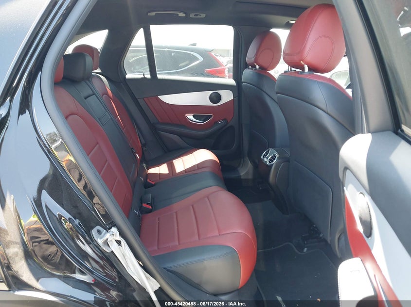 2022 Mercedes-benz VIN W1N0G8DB6NV386285 IAAI salvage auction — SIDE, Salvage Title, sold $12,400 on 2026-07-13 (photo 8)