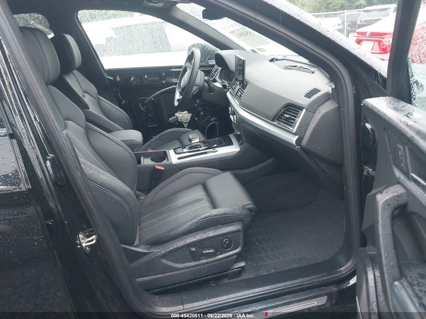 2025 Audi Q5 VIN WA1EAAFY6S2025203 IAAI salvage auction — REAR END, Salvage Title, sold $12,800 on 2026-07-31 (photo 5)