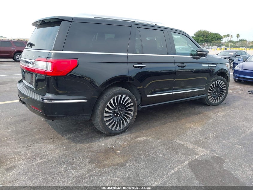 2020 Lincoln Navigator VIN 5LMJJ2KT6LEL21125 IAAI salvage auction — LEFT SIDE, Salvage Title, sold $10,300 on 2026-07-23 (photo 4)