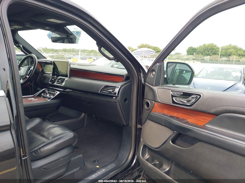 2020 Lincoln Navigator VIN 5LMJJ2KT6LEL21125 IAAI salvage auction — LEFT SIDE, Salvage Title, sold $10,300 on 2026-07-23 (photo 5)