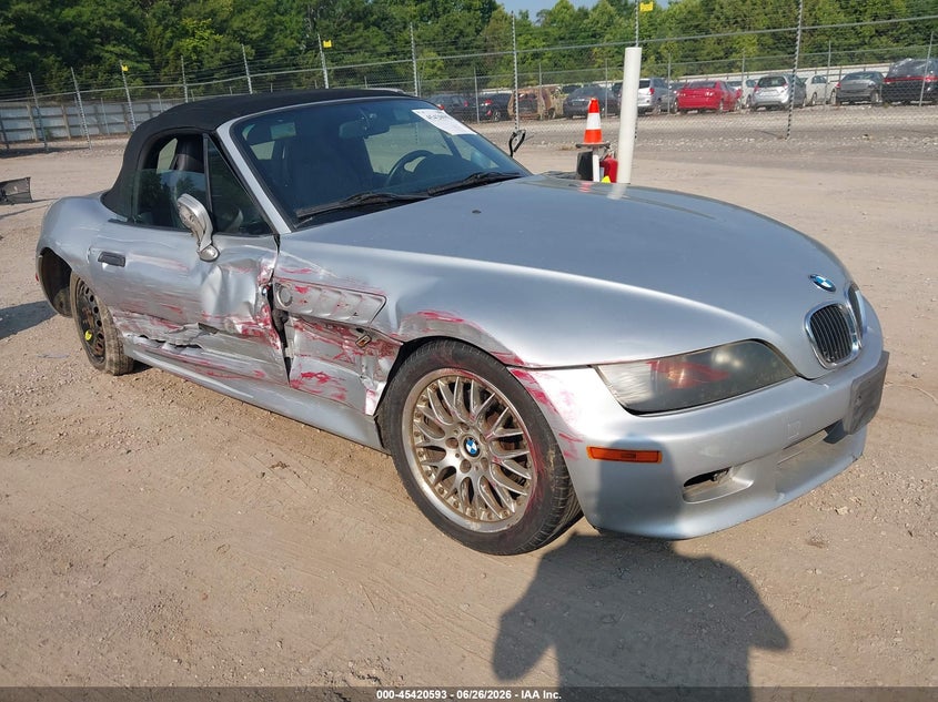 2001 BMW Z3 VIN WBACN53411LL46422 IAAI salvage auction — RIGHT SIDE, Salvage (Tennessee), sold $600 on 2026-07-22 (photo 1)