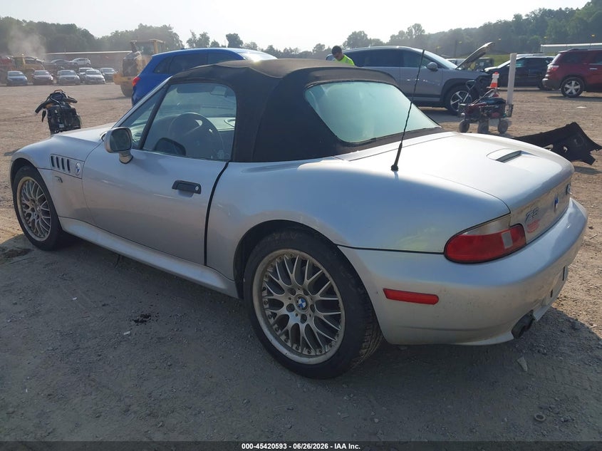 2001 BMW Z3 VIN WBACN53411LL46422 IAAI salvage auction — RIGHT SIDE, Salvage (Tennessee), sold $600 on 2026-07-22 (photo 3)