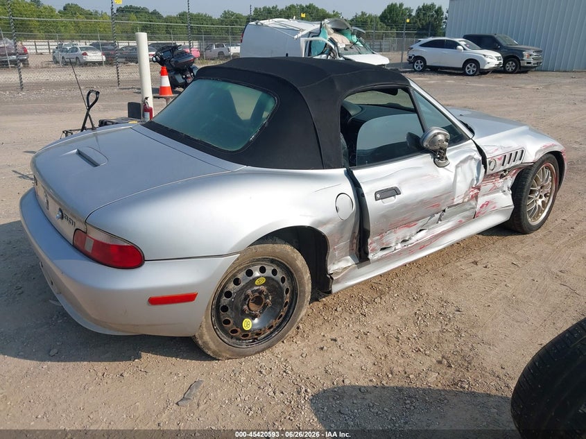 2001 BMW Z3 VIN WBACN53411LL46422 IAAI salvage auction — RIGHT SIDE, Salvage (Tennessee), sold $600 on 2026-07-22 (photo 4)