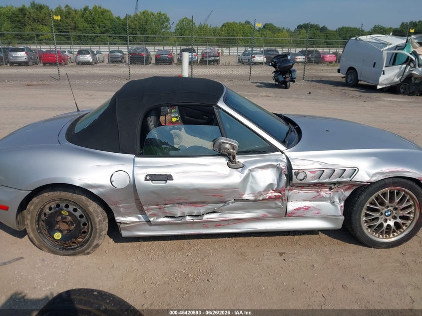 2001 BMW Z3 VIN WBACN53411LL46422 IAAI salvage auction — RIGHT SIDE, Salvage (Tennessee), sold $600 on 2026-07-22 (photo 6)