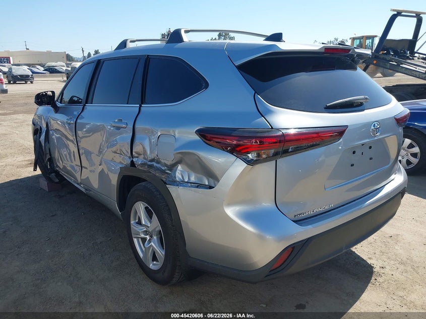 2024 Toyota Highlander VIN 5TDKDRAH7RS550067 IAAI salvage auction — LEFT SIDE, Salvage Title, sold $13,175 on 2026-07-29 (photo 3)