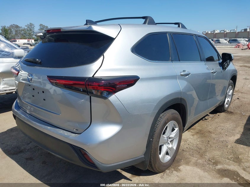 2024 Toyota Highlander VIN 5TDKDRAH7RS550067 IAAI salvage auction — LEFT SIDE, Salvage Title, sold $13,175 on 2026-07-29 (photo 4)