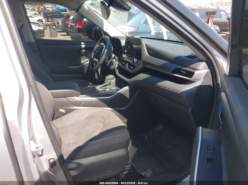 2024 Toyota Highlander VIN 5TDKDRAH7RS550067 IAAI salvage auction — LEFT SIDE, Salvage Title, sold $13,175 on 2026-07-29 (photo 5)