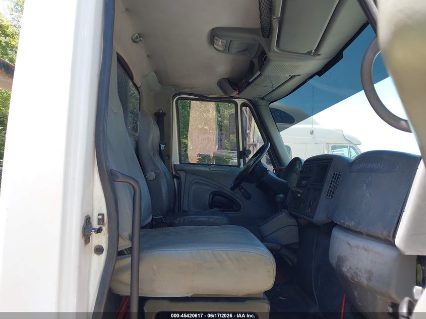 2003 International 4000 series VIN 1HTMNAAM63H594791 IAAI salvage auction — NORMAL WEAR, Clear (Kansas), sold $6,500 on 2026-07-10 (photo 7)