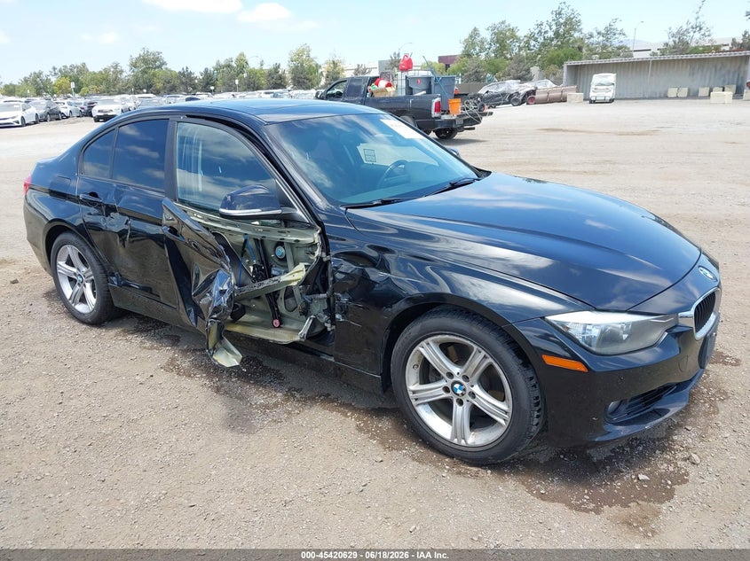 2014 BMW 3er VIN WBA3A5G53ENP34096 IAAI salvage auction — SIDE, Salvage Title, sold $1,350 on 2026-08-06 (photo 1)