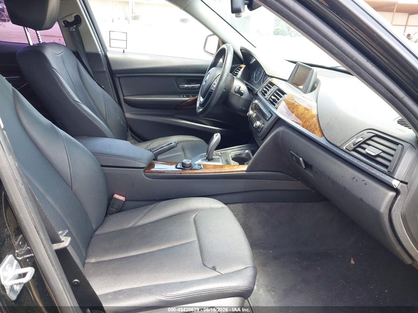 2014 BMW 3er VIN WBA3A5G53ENP34096 IAAI salvage auction — SIDE, Salvage Title, sold $1,350 on 2026-08-06 (photo 5)