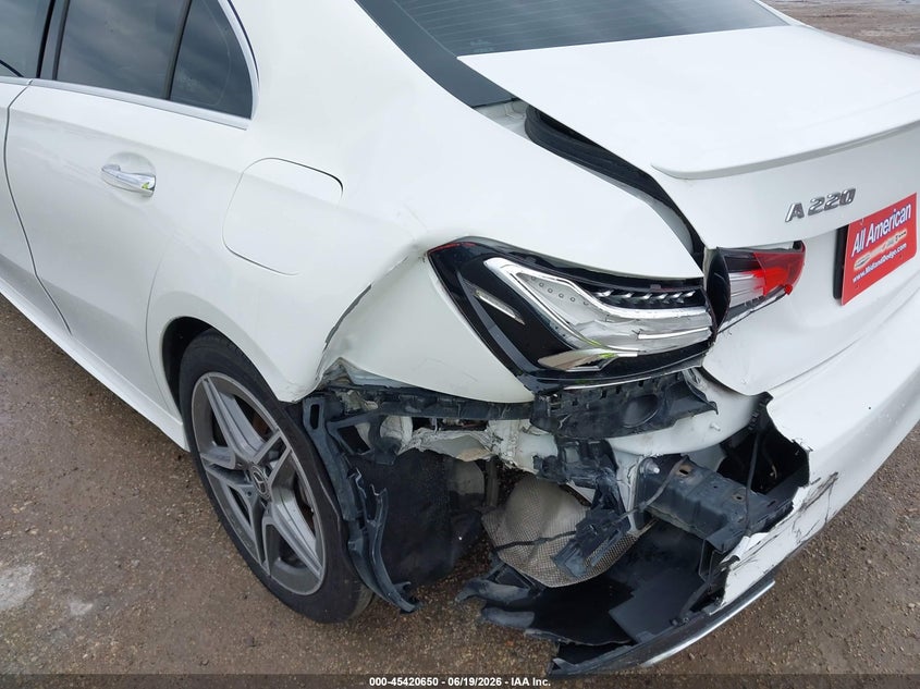 2019 Mercedes-benz A-klasse VIN WDD3G4EB5KW017831 IAAI salvage auction — REAR END, Salvage Title, sold $7,450 on 2026-08-12 (photo 6)