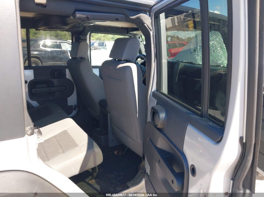 2008 Jeep Wrangler / VIN 1J4GA39138L527169 IAAI salvage auction — FRONT END, Salvage (Indiana), sold $3,050 on 2026-07-11 (photo 8)