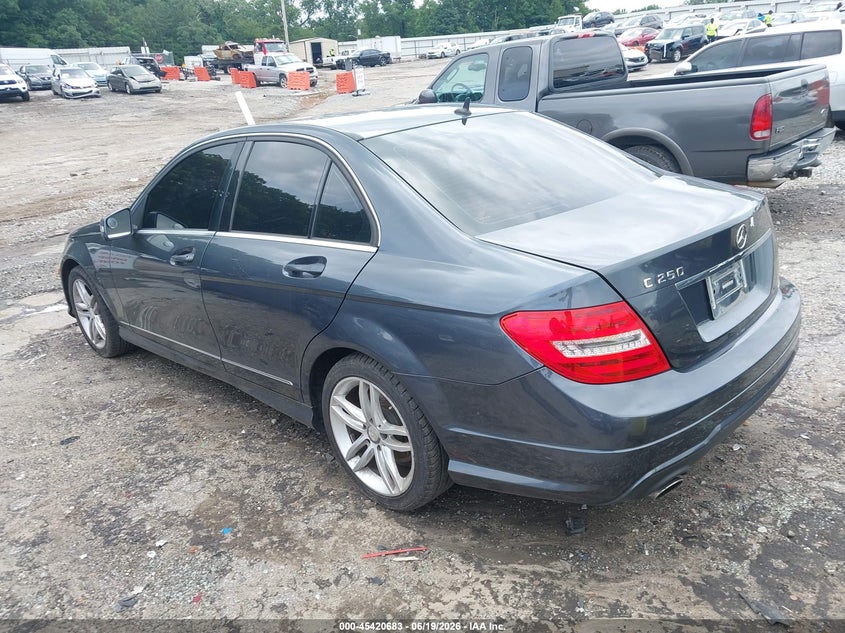 2013 Mercedes-benz C-klasse VIN WDDGF4HBXDA841534 IAAI salvage auction — FRONT END, Salvage (Georgia), sold $875 on 2026-07-22 (photo 3)