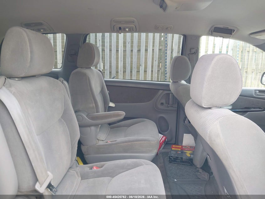 2004 Toyota Sienna VIN 5TDZA23C94S188316 IAAI salvage auction — REAR END, Clear (Virginia), sold $675 on 2026-07-20 (photo 8)
